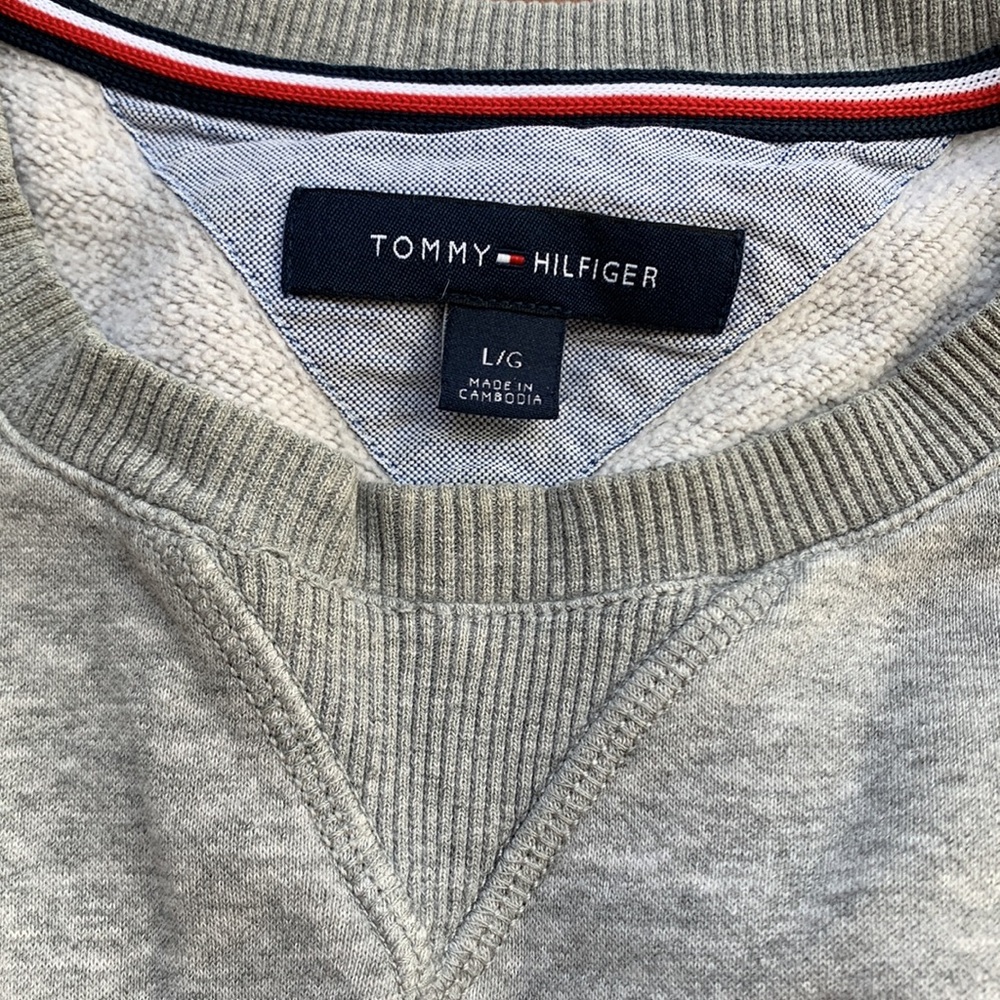 Two Pullovers - image 3